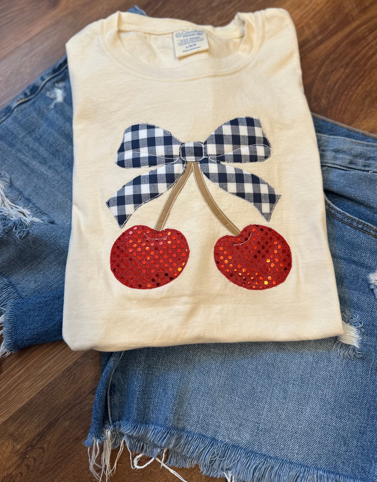 Cherries tee