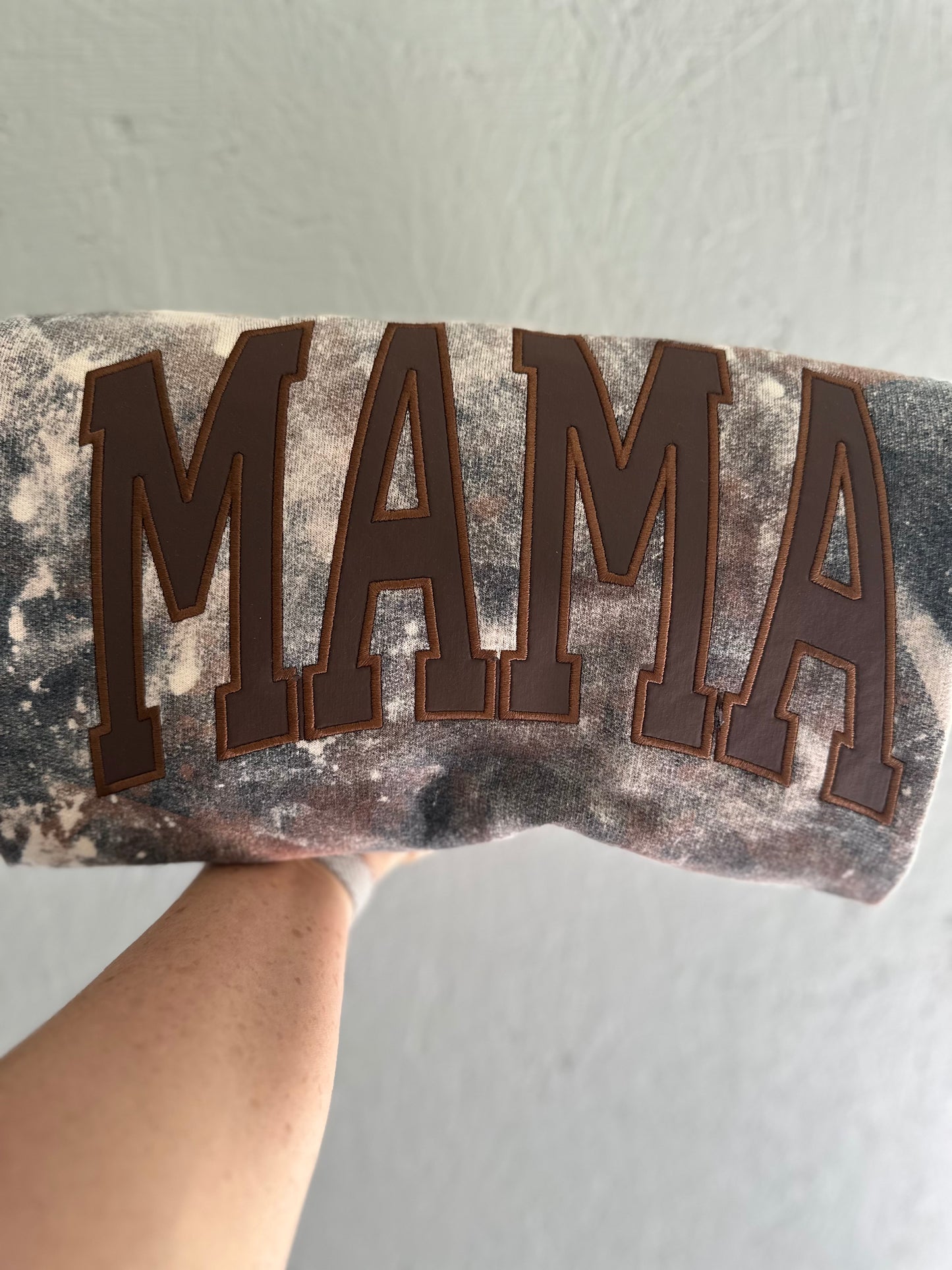 Mama applique cowhide bleached crew