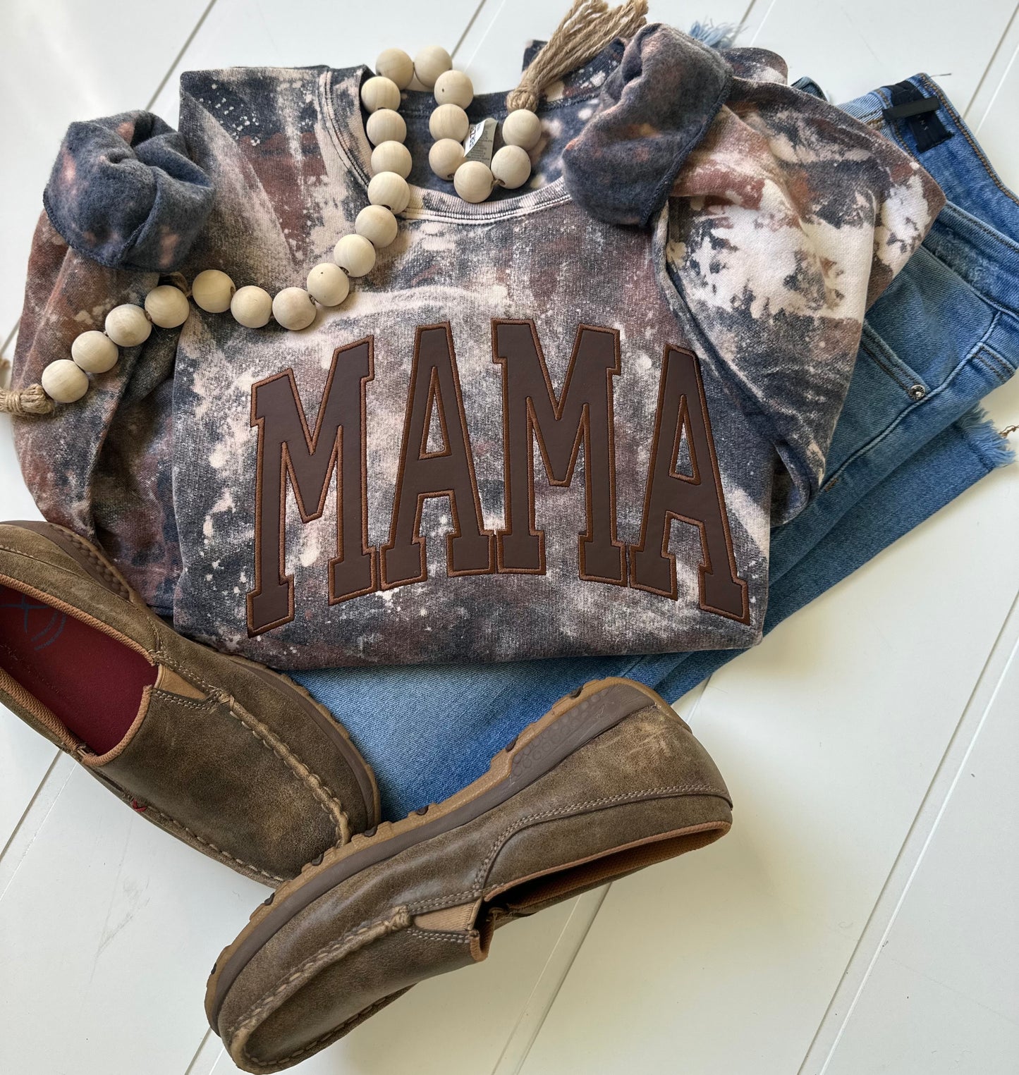 Mama applique cowhide bleached crew